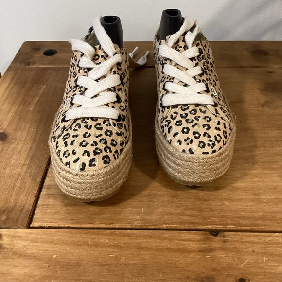 Toms Animal Print Flats with Cream Laces - Picture 5 of 10